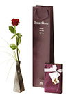 /images/ftdint07/4852_UK_IRELANDlg.jpg Single Stem Vase & 110g Chocolates